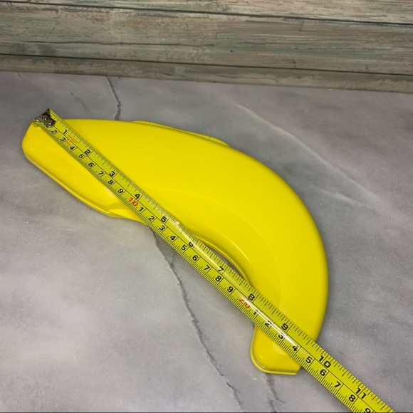 Tupperware  Banana Keeper New - Picture 3 of 6